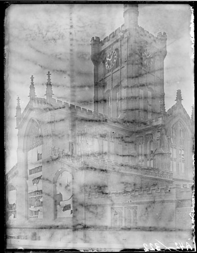 Kościół św. Jana Chrzciciela, Fleet Street, Bablake, Coventry, 1941 r. autorstwa George Bernard Mason