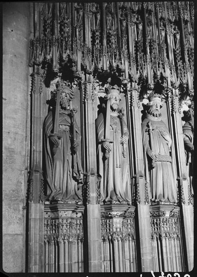 York Minster, Minster Yard, York, 1942. autorstwa George Bernard Wood