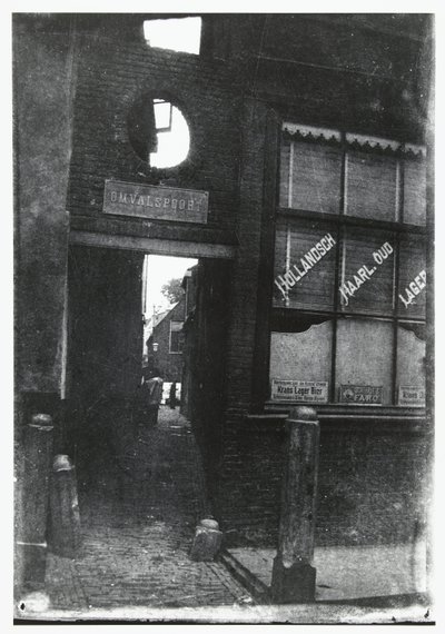 Zobacz przez Omvalspoort w Haarlemie autorstwa George Hendrik Breitner