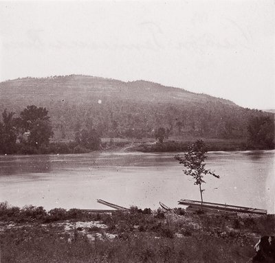 Widok na rzekę Tennessee, ca. 1864. autorstwa George N. Barnard