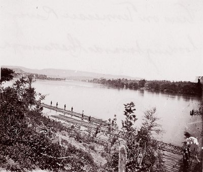 Widok na rzekę Tennessee w kierunku Chattanooga, ca. 1864. autorstwa George N. Barnard