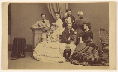 [Portret niezidentyfikowanej grupy: cztery kobiety i trzech mężczyzn]. autorstwa George P. Critcherson
