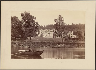 Abbotsford, od strony rzeki autorstwa George Washington Wilson