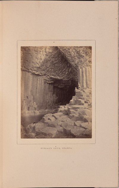 Jaskinia Fingala, Staffa autorstwa George Washington Wilson