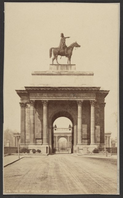 Statua księcia Wellingtona autorstwa George Washington Wilson
