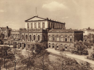 Opera Państwowa, Hanower (zdjęcie czarno-białe) autorstwa German Photographer
