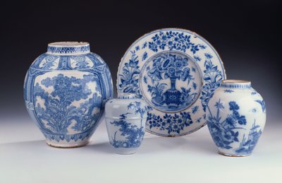 Wybór niebiesko-białej ceramiki frankfurckiej w stylu chińskim, ok. 1680-90 (ceramika) autorstwa German School
