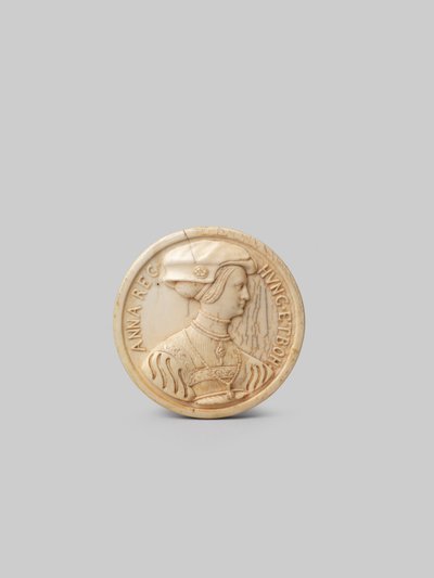 Anna, królowa Węgier i Czech, w medalionie portretowym z kości słoniowej, XVI w. autorstwa German School
