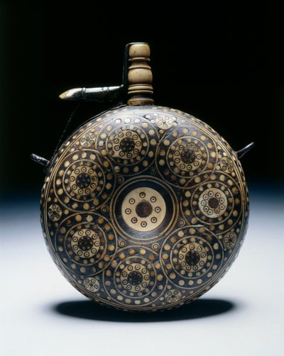 Proszek, ok.1620-50 (orzech z rogiem, kością, mosiądzem i żelazem) autorstwa German School