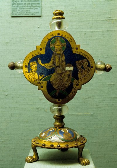 Relikwiarz Henryka II zwanego świętym, cesarza Świętego Cesarstwa Rzymskiego (973-1024) (kanonizowany w 1200 r.). Wykonane w e-mailu, krysztale, miedzi, srebrze i złocie. ok. 1170 Z Dolnej Saksonii, Saint Michel d