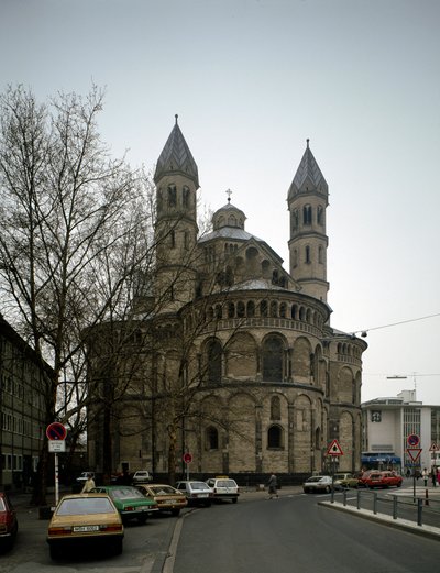 Sztuka romańska: widok kościoła Apotres autorstwa German School