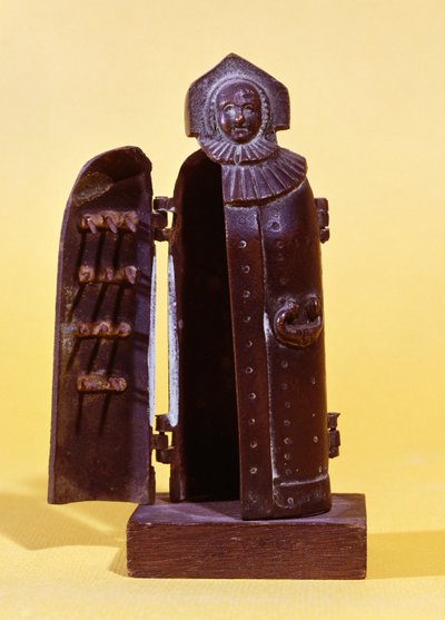 Statuetka Czarnej Dziewicy Norymberskiej, redukcja XV-wiecznego posągu, służącego do torturowania czarownic autorstwa German School