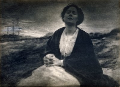 Dziedzictwo macierzyństwa, 190004 (platynowy nadruk z kilkoma dodatkami ręcznymi) autorstwa Gertrude Käsebier
