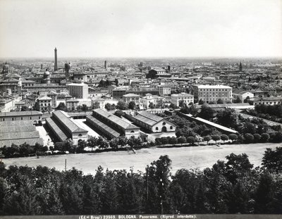 Panoramiczny widok na Bolonię z niektórymi fabrykami. autorstwa Giacomo Brogi