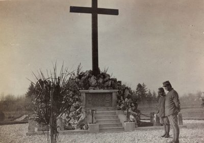 Album "Pictures of War II": pomnik wojenny w Gradisca (zdjęcie czarno-białe) autorstwa Gigliucci Gigliucci