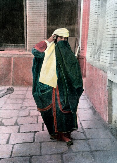 Perska kobieta w tradycyjnym stroju, ok. 1890 r. autorstwa Gillot