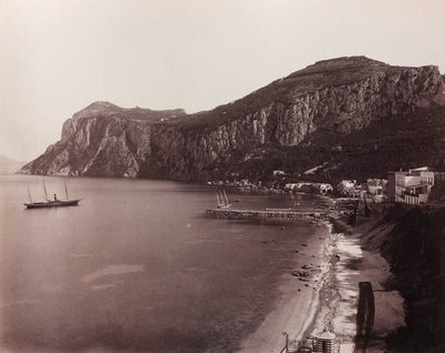Panoramiczny widok na Capri autorstwa Giorgio Sommer