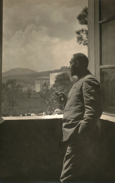 Portret Alfredo Trombetty w mundurze z papierosem w ręku autorstwa Phillipe de Marlier