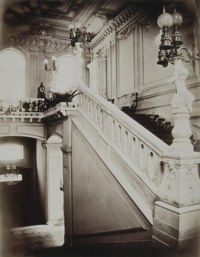 Pałac Stroganowa w Sankt Petersburgu. Wspaniałe schody z dolnym przedsionkiem, lata 60. XIX w. autorstwa Giovanni Bianchi