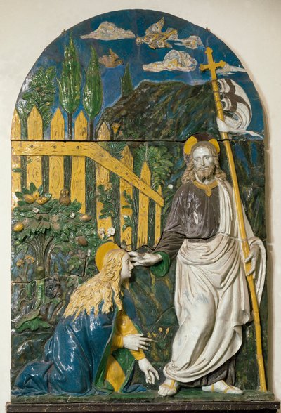 Noli me tangere Jezus Chrystus trzyma białą flagę (standard) wybitą czerwonym krzyżem, a jego aureolę widnieje krzyż. Pończochy ceramiczne reliefowe Giovanniego della Robbia (1469-1529) Florencja, Museo Nazionale del Bargello autorstwa Giovanni della Robbia