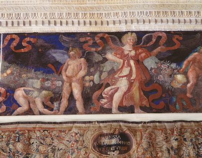 Fryz z Camera con Fregio di Amorini Komora Kupidyna Fryz przedstawiający Kupidyna oddającego mocz w dzbanku, fresk z lat 20. XX wieku autorstwa Giulio Romano