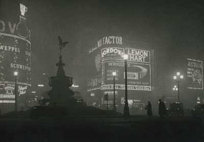 Piccadilly Circus 1950 autorstwa Godfrey Macdominic