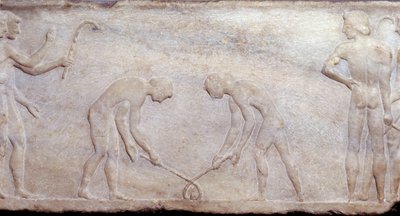 Sztuka starożytnej Grecji: Gra w piłkę z lacrosse (zasada współczesnego hokeja). Rzeźba płaskorzeźby. Muzeum Archeologiczne w Atenach autorstwa Greek