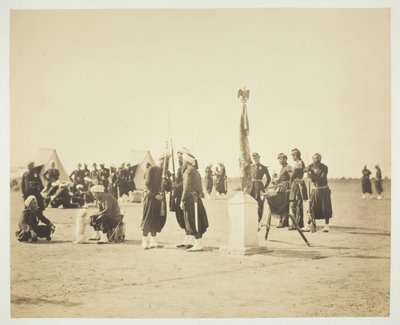 Podniesiona flaga pułku Zouave, Camp de Châlons, 1857. autorstwa Gustave Le Gray