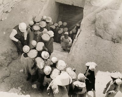 Zamknięcie grobowca Tutanchamona, Dolina Królów, luty 1923 (odbitka żelatynowo-srebrowa) autorstwa Harry Burton