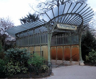 Ujście stacji metra wykonane przez Hectora Guimarda (1867-1942), Paryż. XX wiek autorstwa Hector Guimard