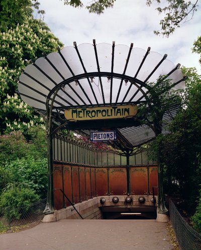Wejście do metra Porte Dauphine, zaprojektowane przez Hectora Guimarda (1867-1942) autorstwa Hector Guimard