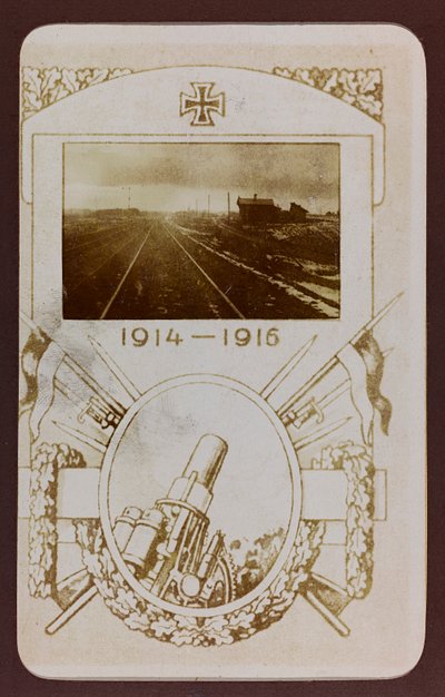I wojna światowa: Ukraina w latach 1914-1916 podczas najazdu wojsk niemieckich. Tory kolejowe (zdjęcie czarno-białe) autorstwa Heldenfriedhof Dsessentniki (attr. to)
