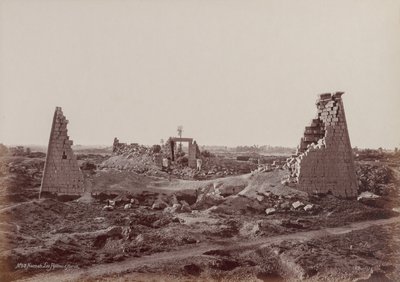 Karnak, Pylony Horusa autorstwa Henri Béchard