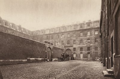 Paryż: Cour interieure de St-Lazare, la prison des femmes; Sąd wewnętrzny "St-Lazare", więzienie dla kobiet (zdjęcie czarno-białe) autorstwa Henri Manuel