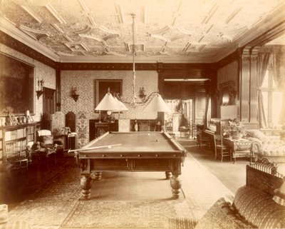 Sala bilardowa w Ascott House, Buckinghamshire autorstwa Henry Bedford Lemere