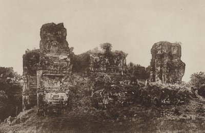 Zrujnowane miasta Cejlonu: Jetawanarama, z północy (zdjęcie czarno-białe) autorstwa Henry W. Cave
