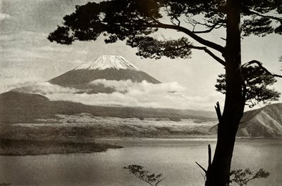 Fuji z jeziora Motosu, 1910. autorstwa Herbert Ponting