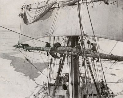 Rolowany żagiel w zestawie, c19101913, 1913 autorstwa Herbert Ponting