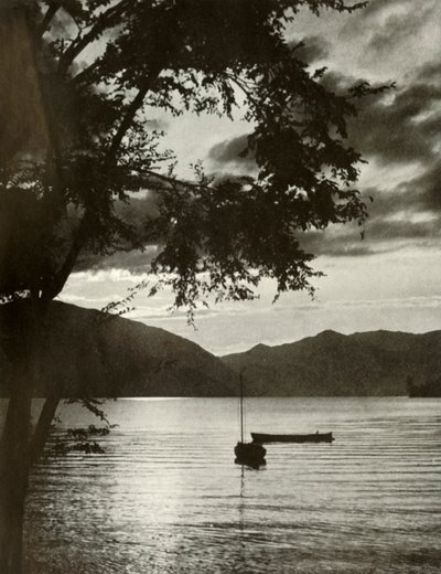 Jezioro Chuzenji, 1910. autorstwa Herbert Ponting