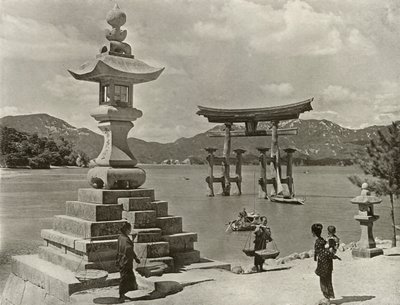 Miyajima, 1910. autorstwa Herbert Ponting