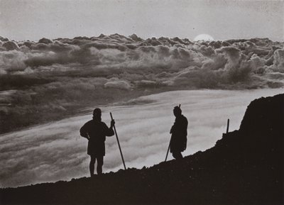 Zachód słońca ze szczytu Fuji (zdjęcie czarno-białe) autorstwa Herbert Ponting