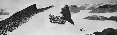 Szczyt góry Suess, patrząc na południe, c1911, 1913. autorstwa Herbert Ponting