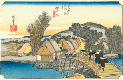 Hodogaya - Przydrożna wioska z zaokrąglonym wzgórzem w oddali autorstwa Hiroshige