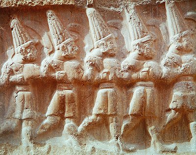 Fragment Procesji Zbrojnych Bogów (kamień) autorstwa Hittite