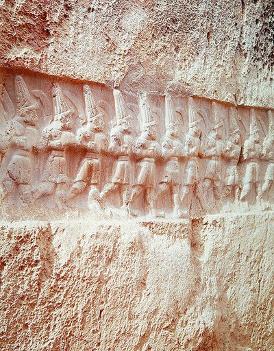 Procesja Zbrojnych Bogów autorstwa Hittite