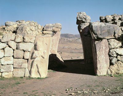 Brama Królewska z murów Hattusas autorstwa Hittite