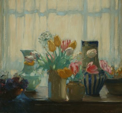 Kwiaty w oknie autorstwa Hugh Wallis