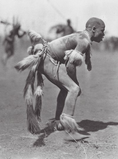 Afryka: Zapaśnicy Nuba (zdjęcie czarno-białe) autorstwa Hugo Adolf Bernatzik