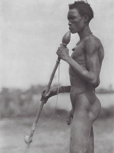 Afryka: Nuerized Dinka na Bahr el Zeraf (zdjęcie czarno-białe) autorstwa Hugo Adolf Bernatzik