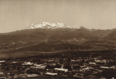 Meksyk: Amecameca z Iztaccihuatl (zdjęcie czarno-białe) autorstwa Hugo Brehme